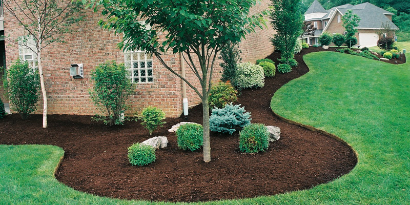 A Lawn Care Landscaping, What Is Best Mulch To Use In Landscaping