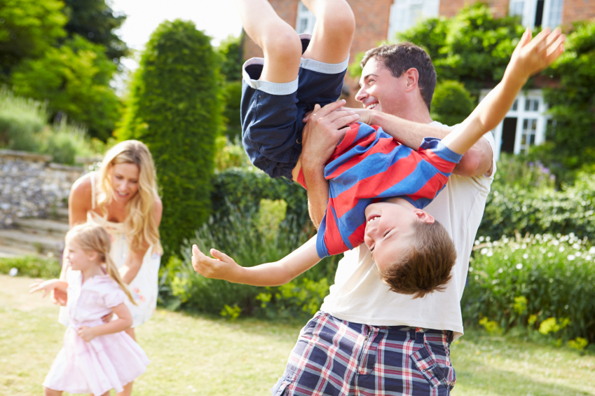 4 Ways To Enjoy Your Summer In Your Own Backyard! See How to Live With No Weeds, No Mosquitoes, and No Pests…